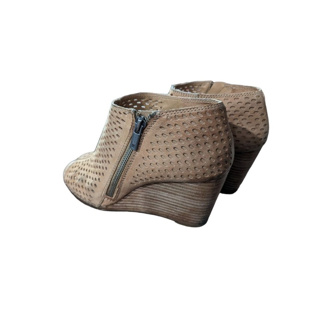 Lucky Brand Jazspur size 6M Women’s Tan Leather Peep Toe Wedges Booties